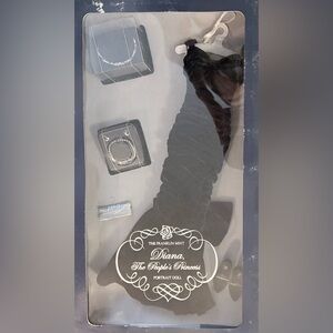 NWT Vintage in-box The Franklin Mint Diana Black Doll Dress with Accessories